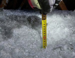 Zateplení stropu kulturního sálu pomocí foukané izolace